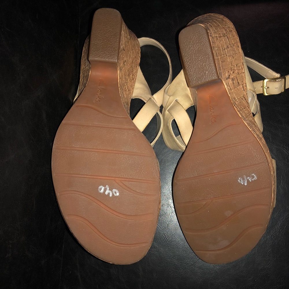 Clark Sandals. - Picture 4 of 6